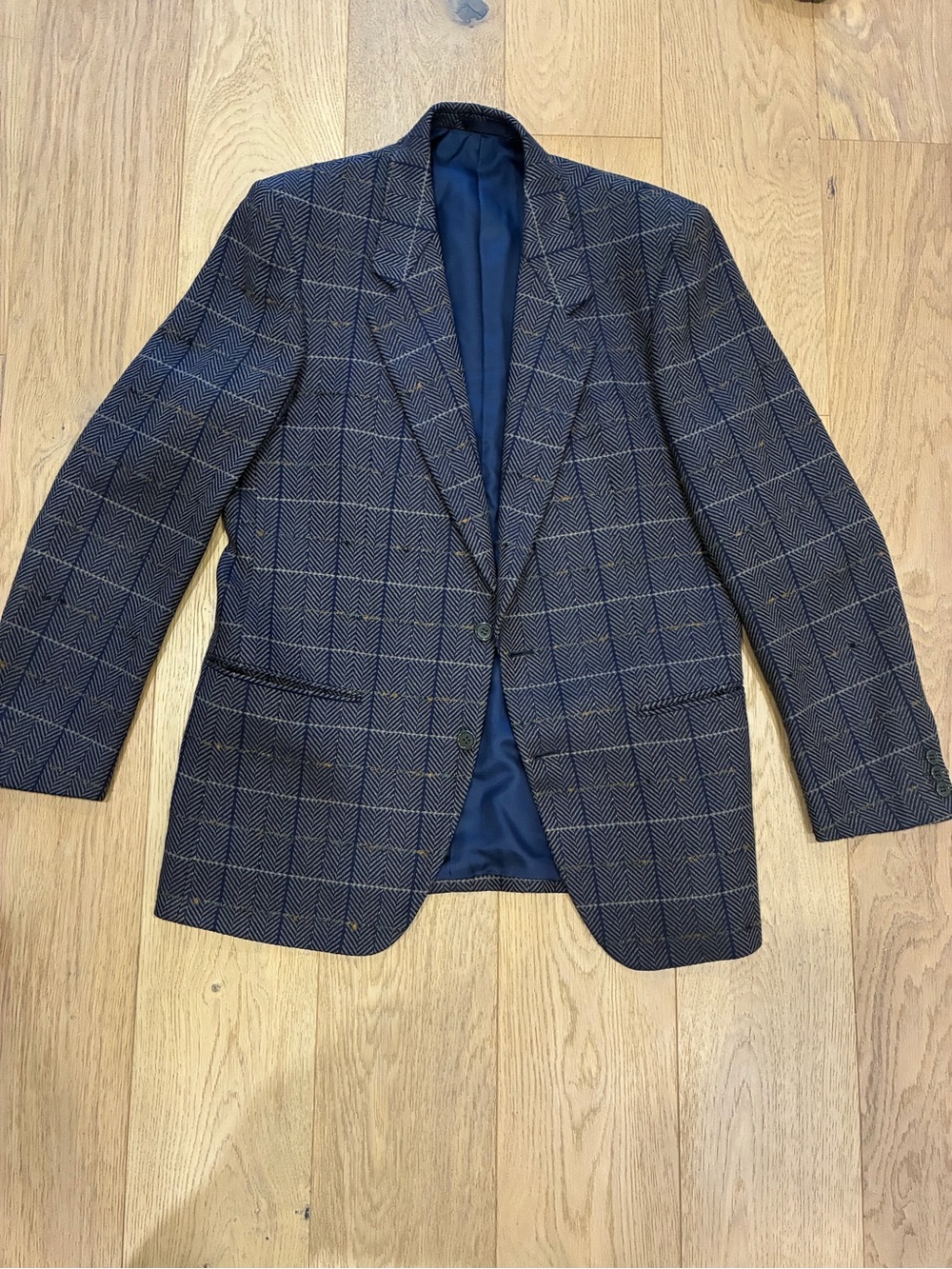 Nino Cerruti Men’s Wool Blazer with Herringbone Texture